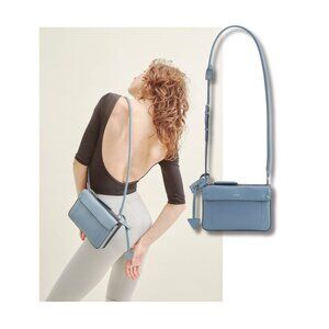 NWOT Delaroq Triplo Shoulder bag in Denim Blue